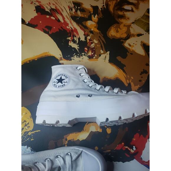 Chuck Taylor All Star High Lugged Womans White Size 9 - Picture 2 of 6